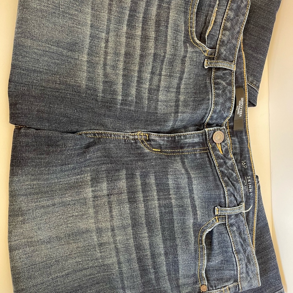 Vera Wang Skinny Mid-rise Jeans